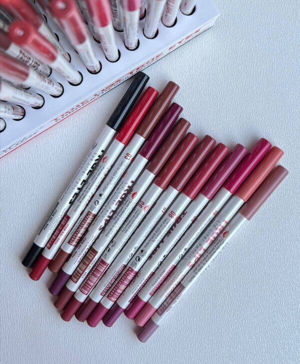 خط لب و خط چشم