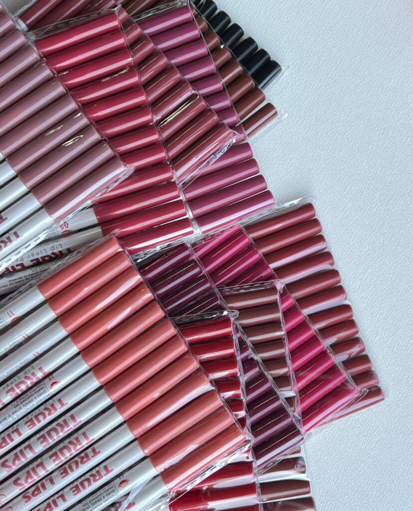 خط لب و خط چشم